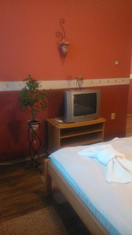 Hotel Dombóvár Habitación foto