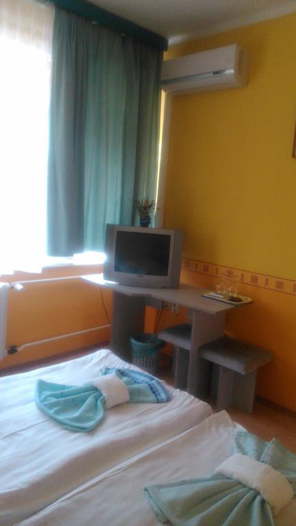 Hotel Dombóvár Habitación foto